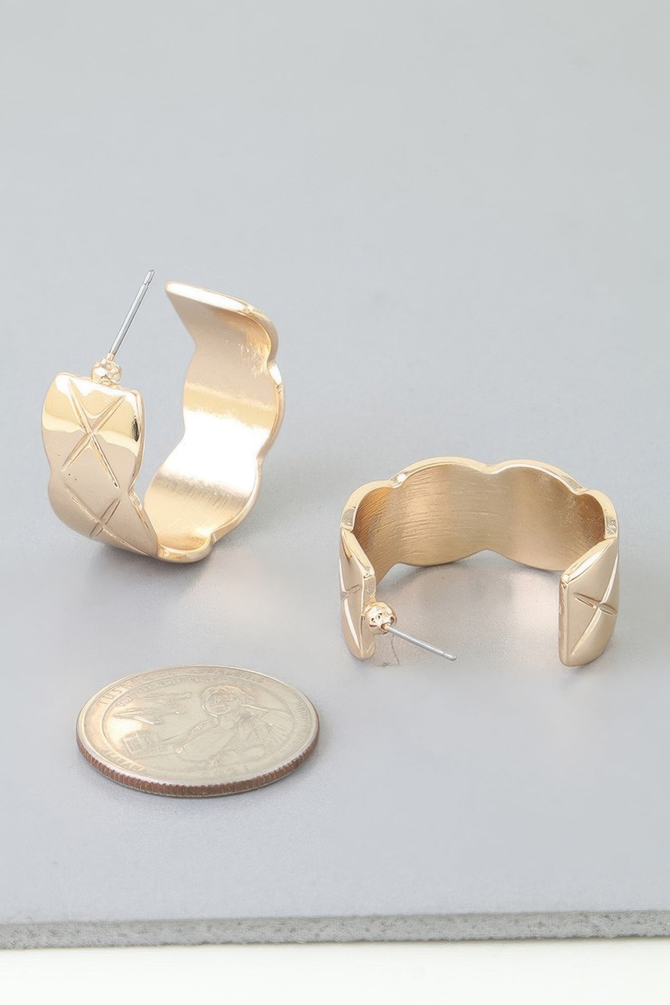 Diamond Quilt Cut Hoop Earrings