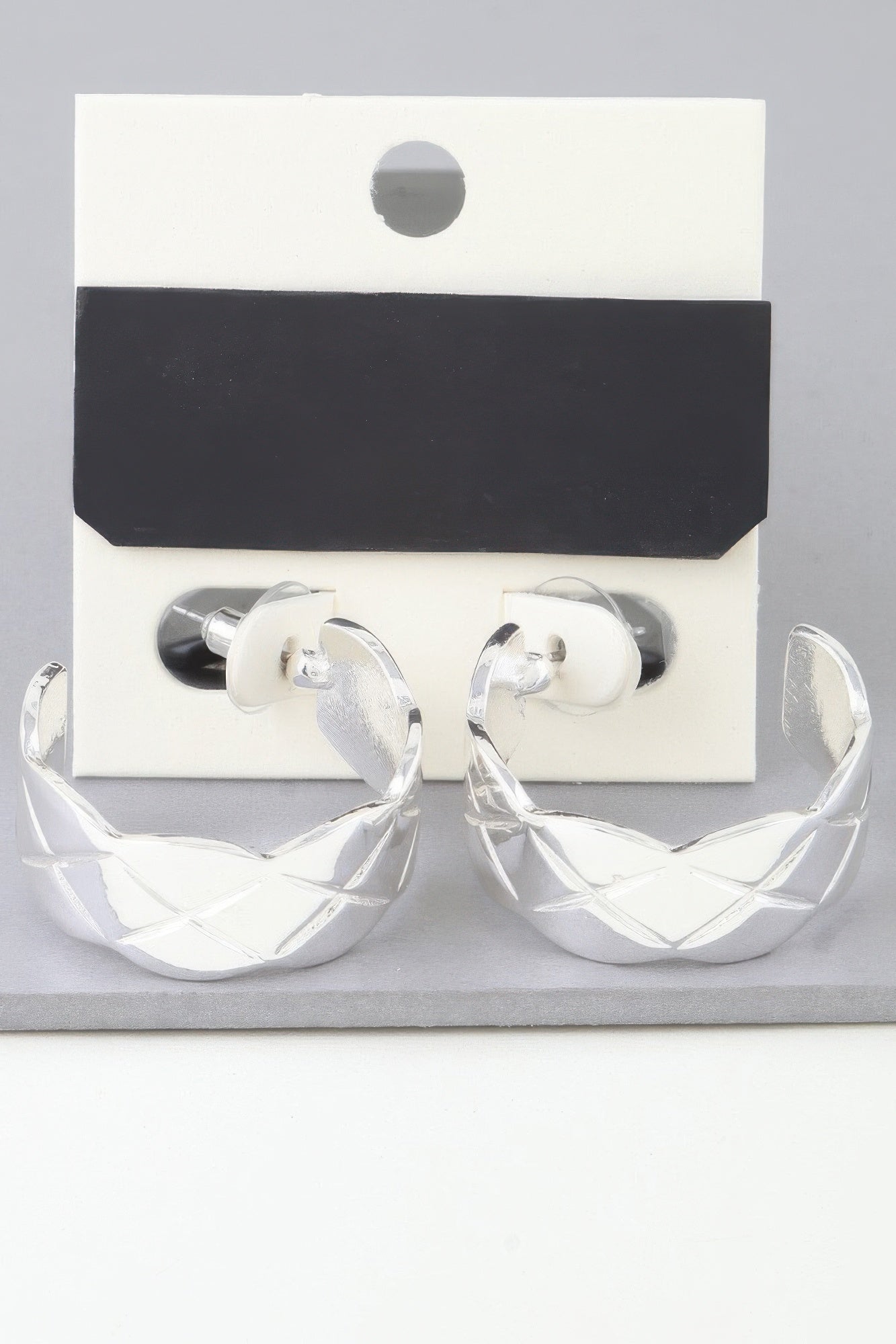 Diamond Quilt Cut Hoop Earrings