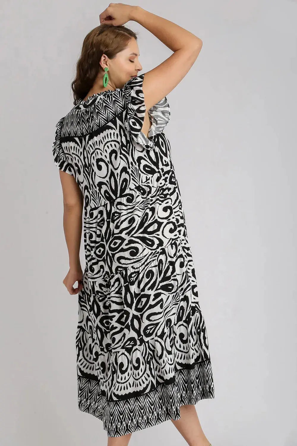 Umgee Two Tone Border Print Ruffle Cap Sleeve Midi Dress – Plus Size