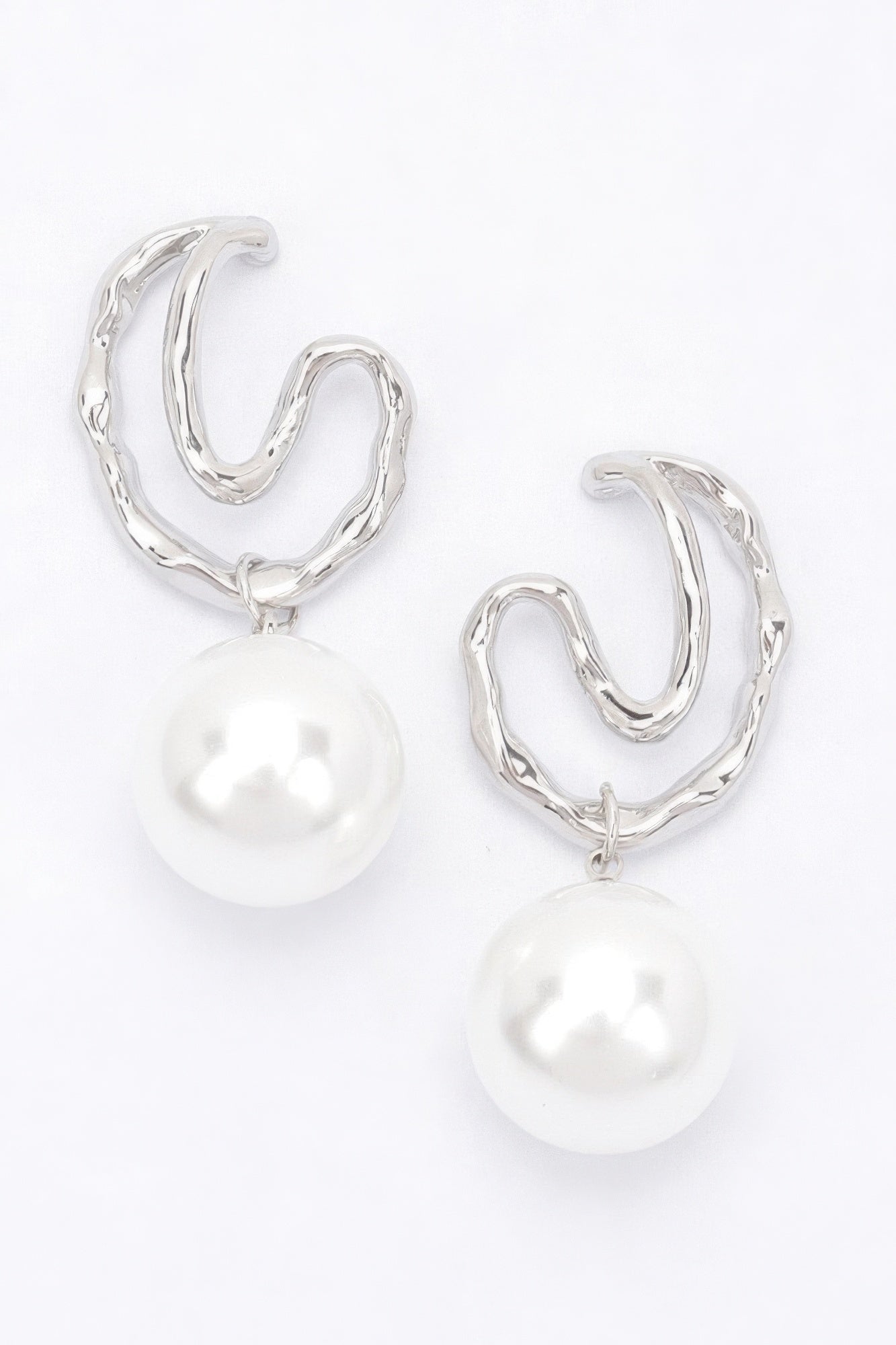 Faux Pearl Metal Earring