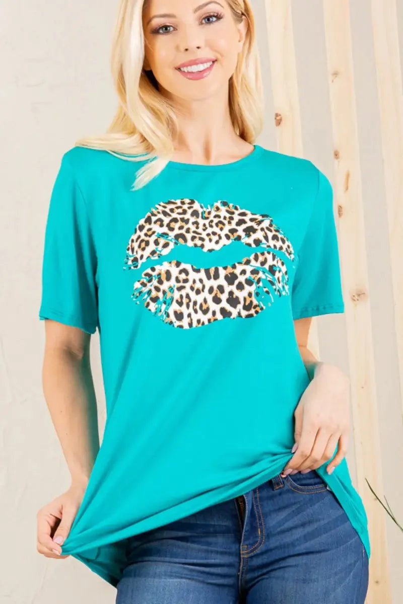 Women's Plus Size Graphic Tee Women's Plus Size Tee - Leopard Lip Graphic - Comfy & Stylish