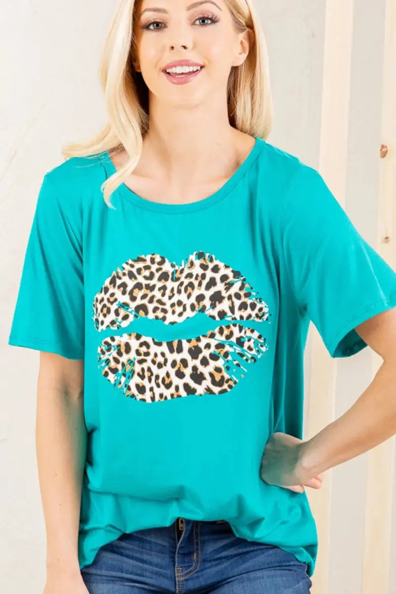 Women's Plus Size Graphic Tee Women's Plus Size Tee - Leopard Lip Graphic - Comfy & Stylish