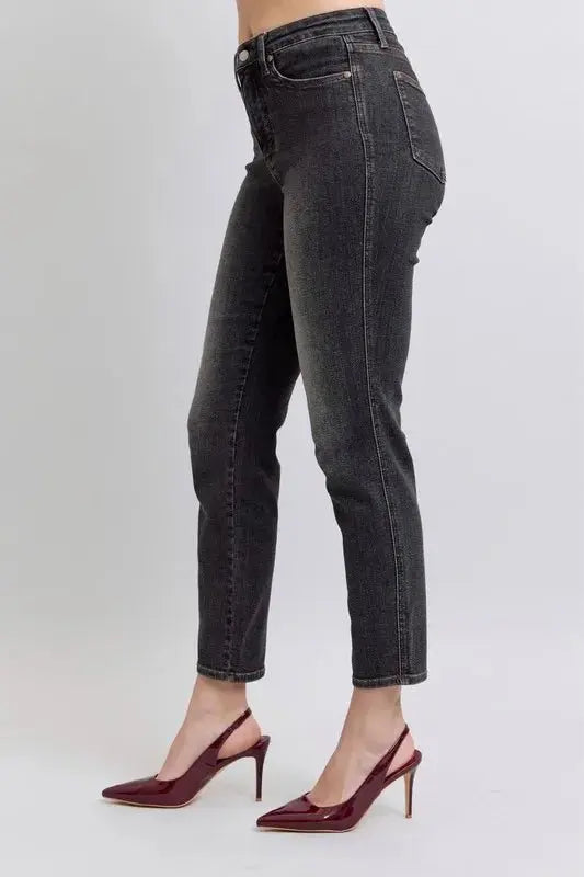 Trendsi Judy Blue Mid Rise Plus Size Jeans Women's Everyday Tummy Control Slim Fit