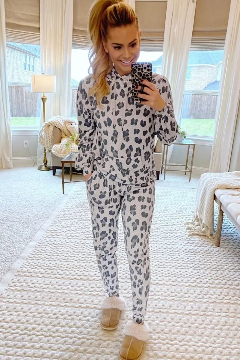 Love Salve Leopard Lounge Set Women's Hoodie & Pants