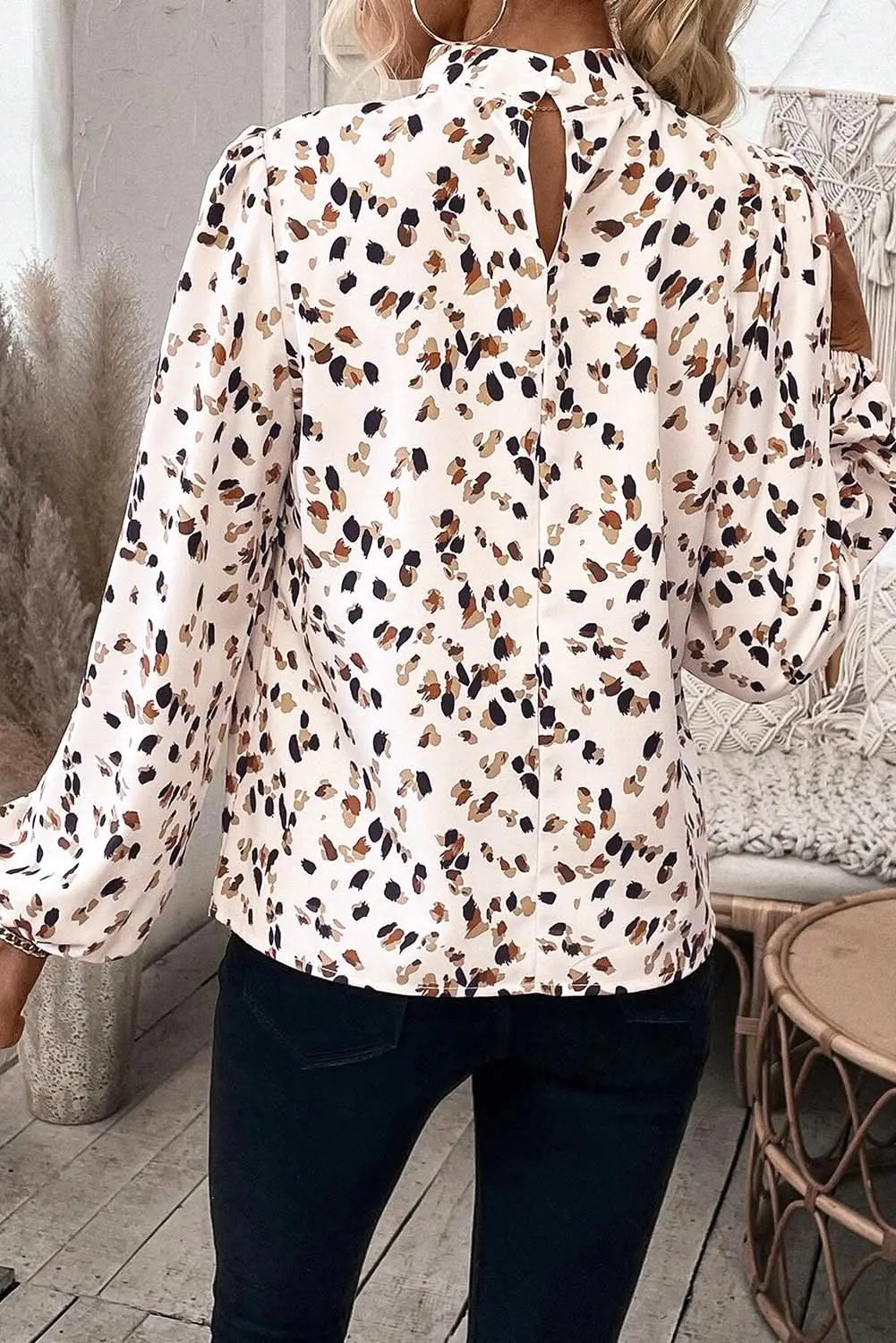 Tops/Blouses & Shirts Love Salve White Leopard Print Lantern Sleeve Mock Neck Pleat