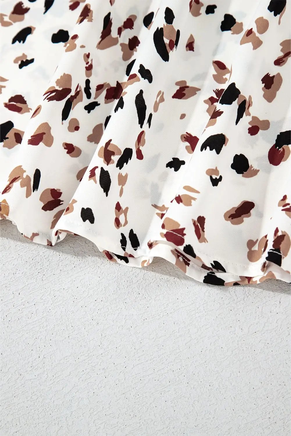 Tops/Blouses & Shirts Love Salve White Leopard Print Lantern Sleeve Mock Neck Pleat