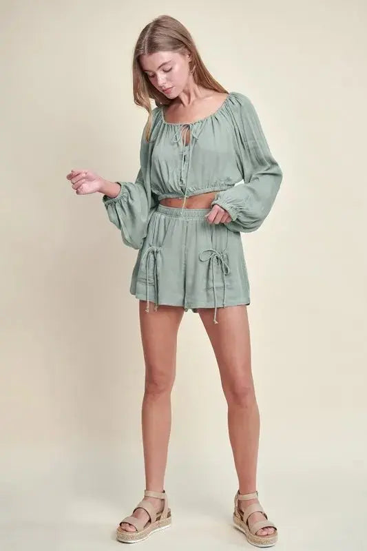Women's Two-Piece Outfit Crop Top Set - Gauze Fabric - Casual Two-Piece Outfit