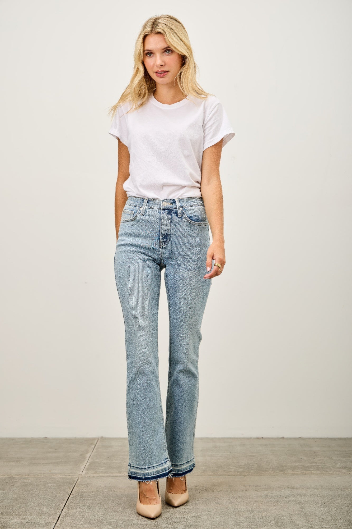 Women's Light Blue Mid Rise Flared Jean Pants With Raw Hem