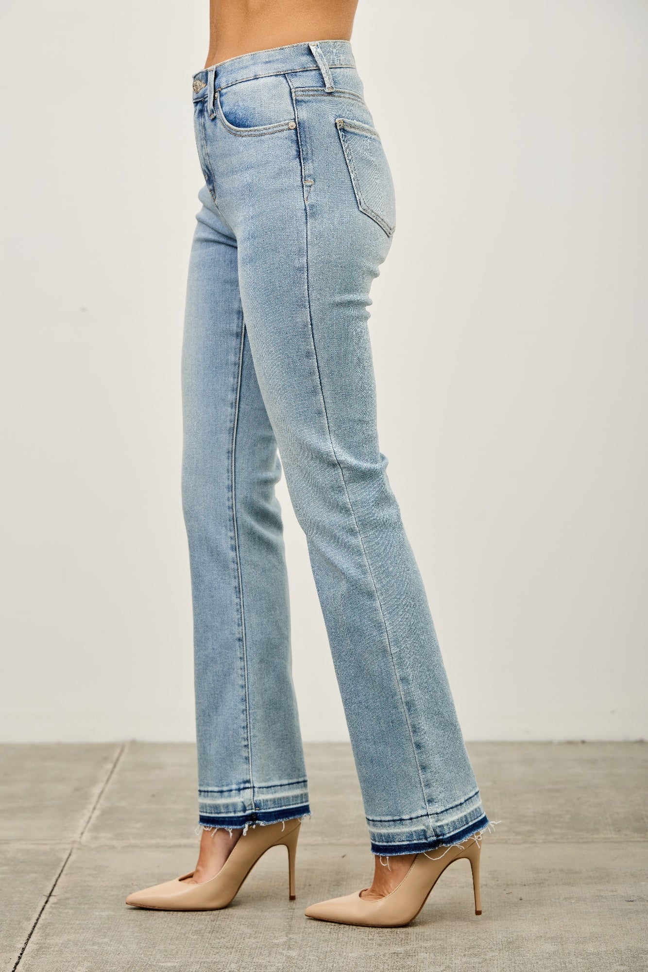 Women's Light Blue Mid Rise Flared Jean Pants With Raw Hem