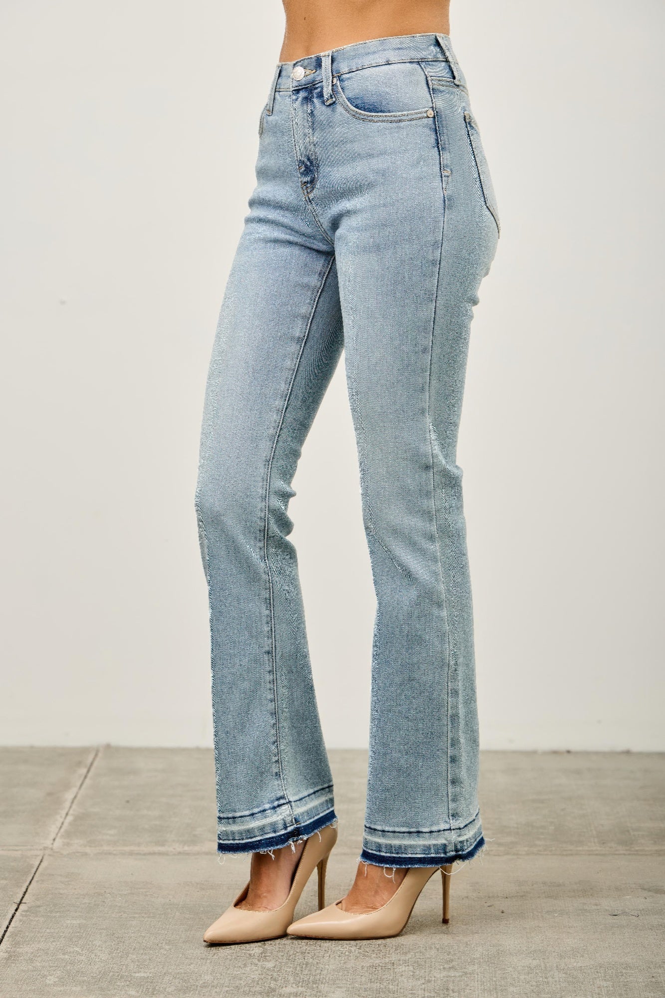 Women's Light Blue Mid Rise Flared Jean Pants With Raw Hem