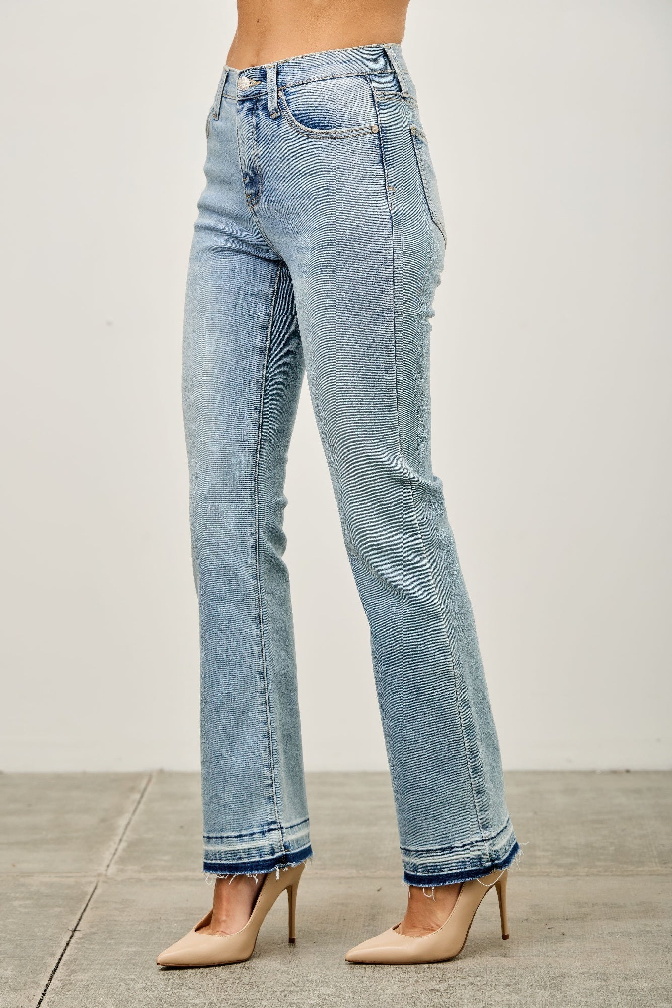 Women's Light Blue Mid Rise Flared Jean Pants With Raw Hem