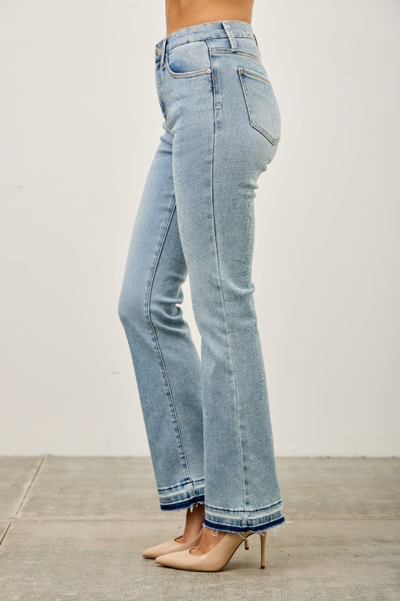 Women's Light Blue Mid Rise Flared Jean Pants With Raw Hem