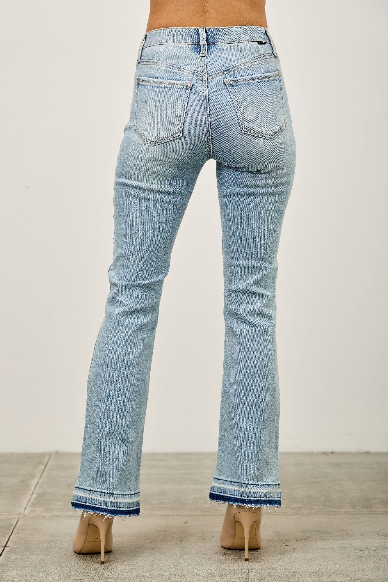 Women's Light Blue Mid Rise Flared Jean Pants With Raw Hem