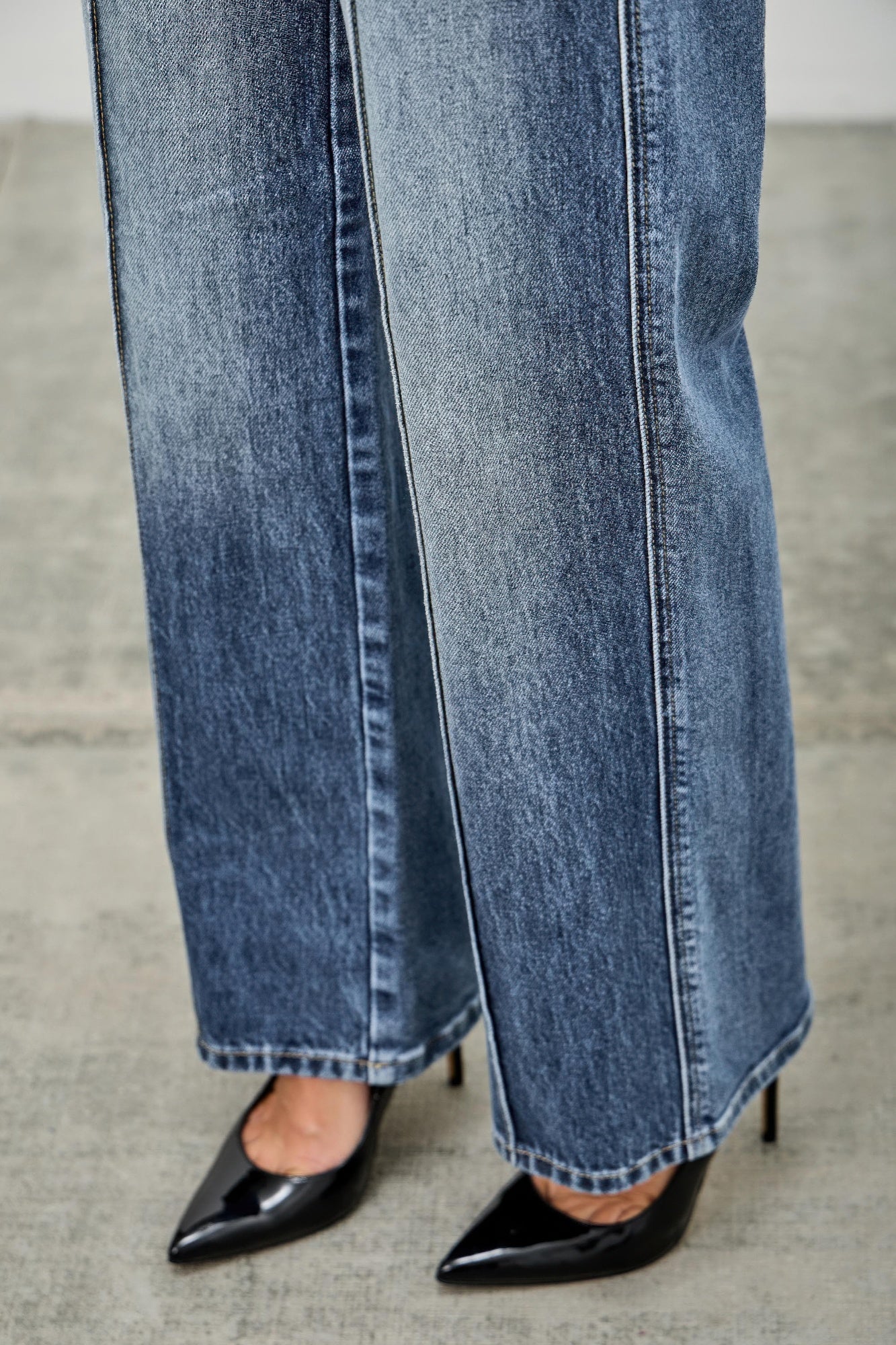 Women's Mid Rise Straight Leg Pintuck Denim Jean Pants