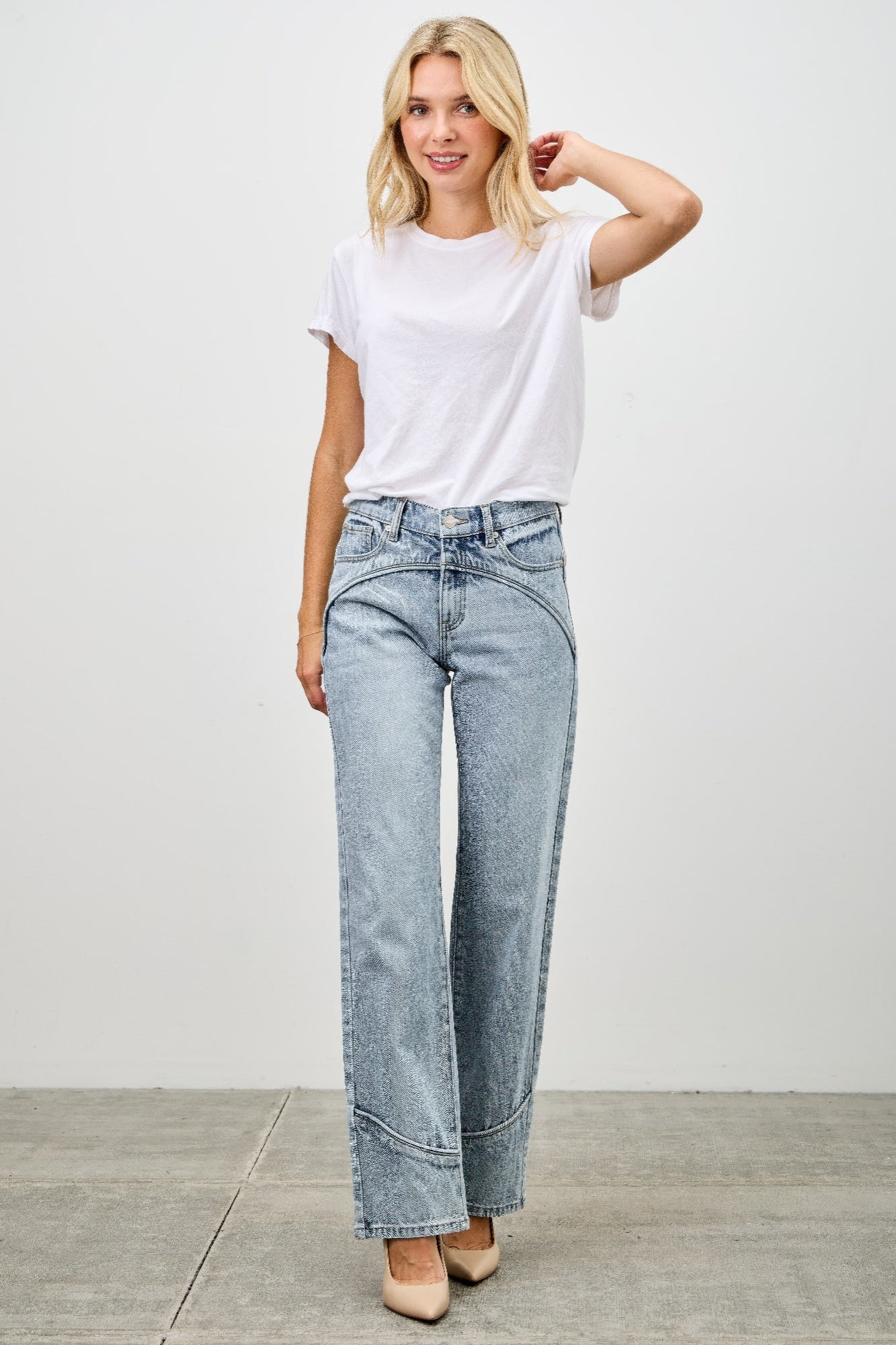 Mid Rise Straight Blue Jeans With Piping Detail