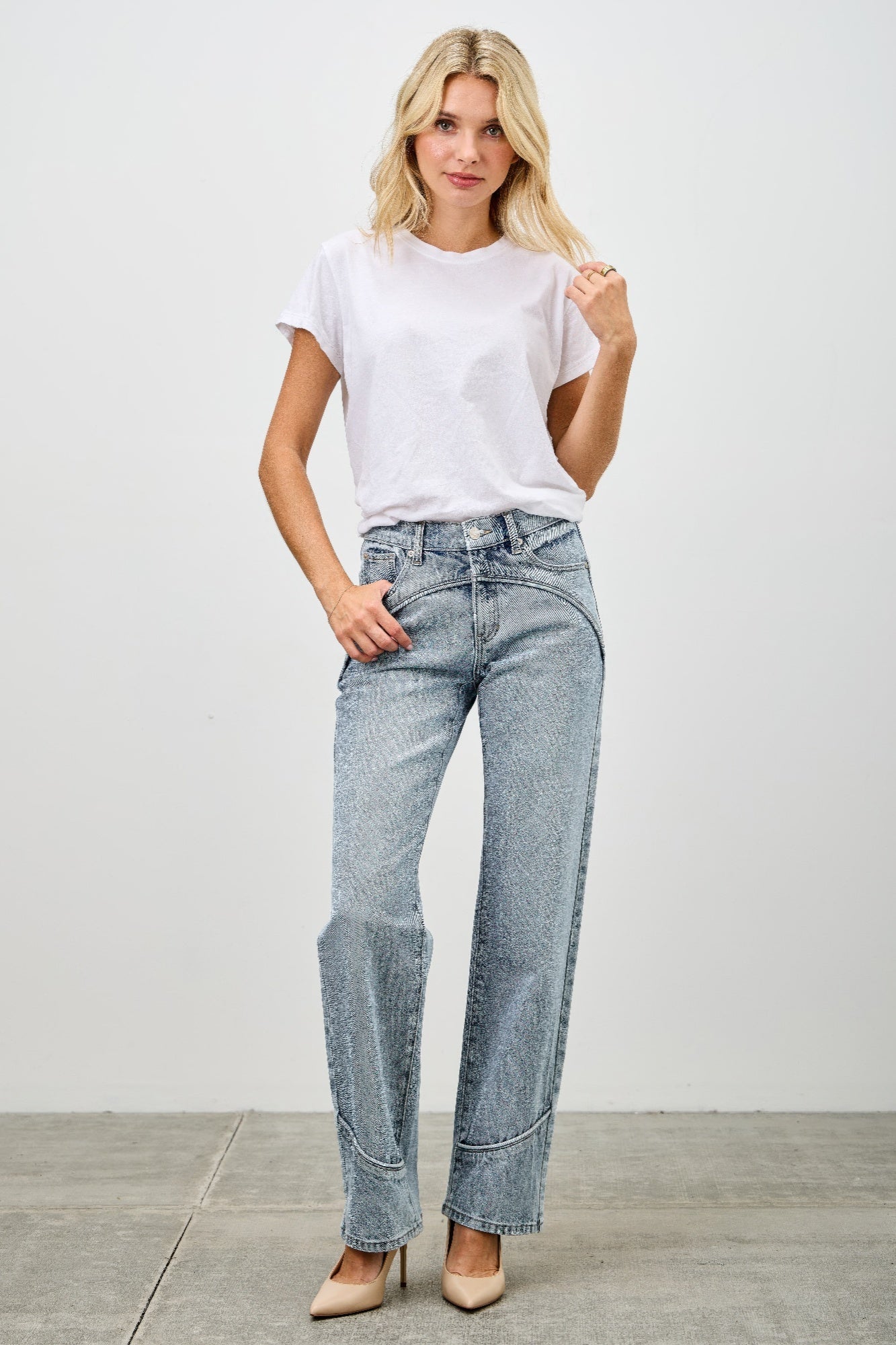 Mid Rise Straight Blue Jeans With Piping Detail