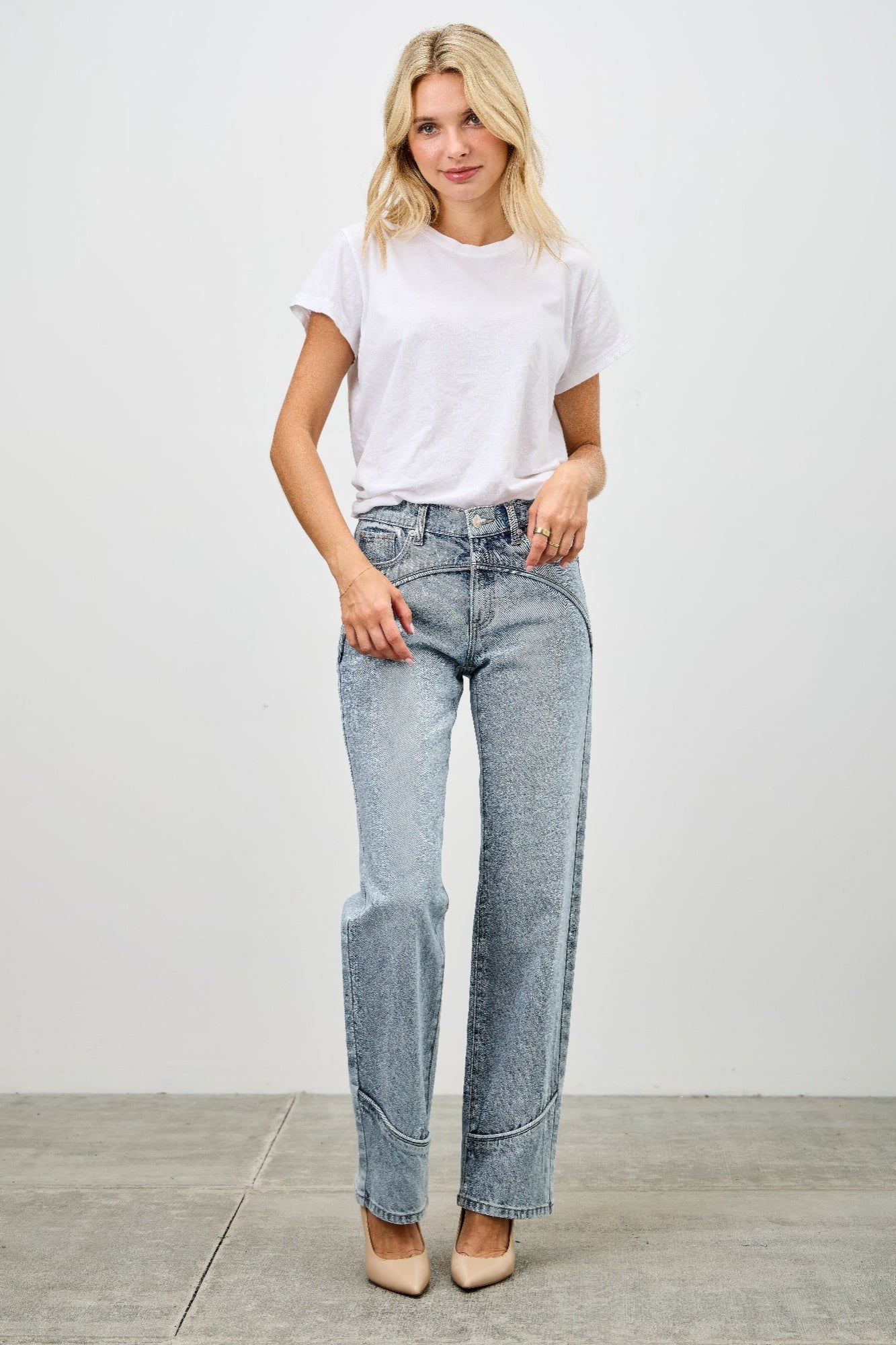 Mid Rise Straight Blue Jeans With Piping Detail
