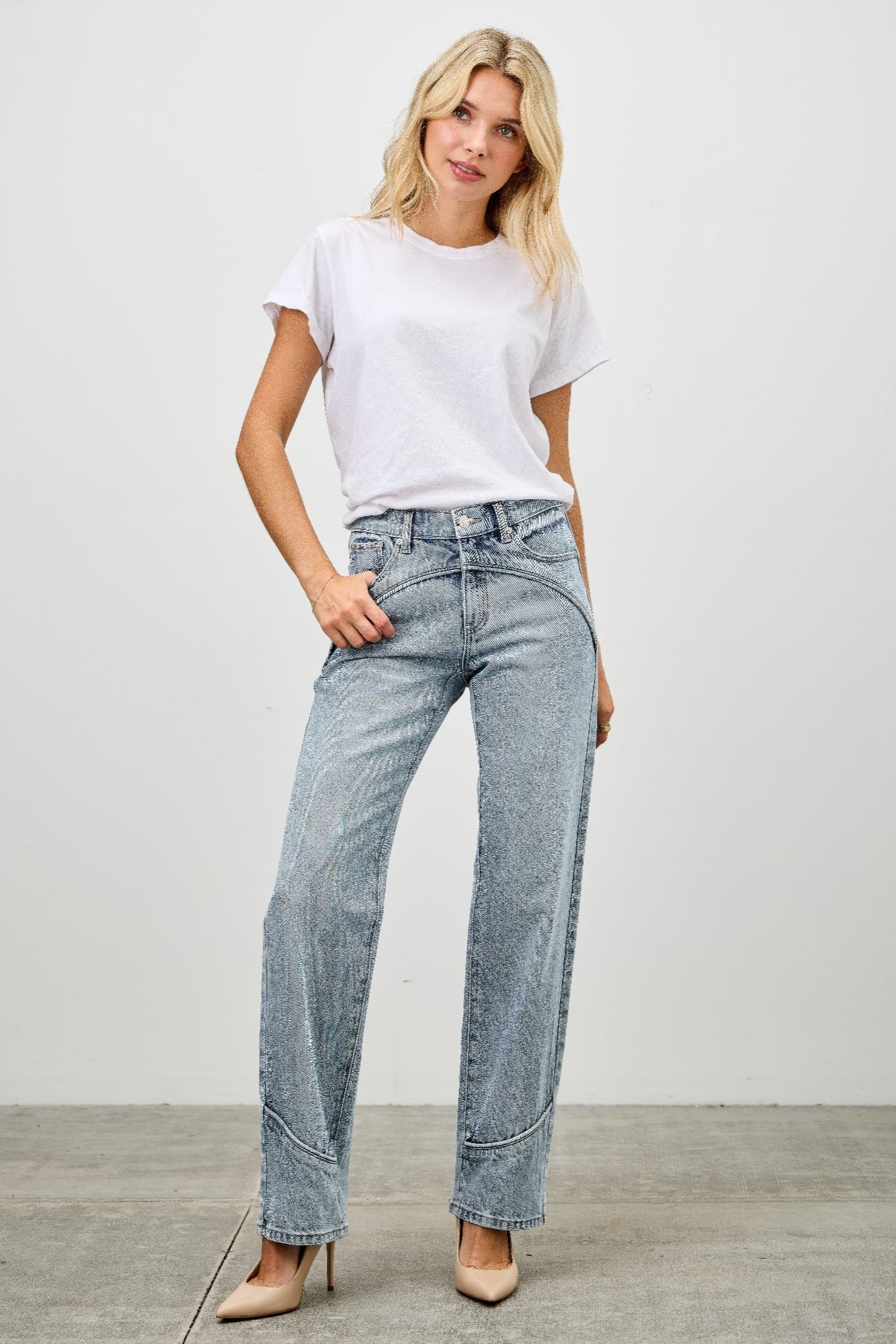 Mid Rise Straight Blue Jeans With Piping Detail