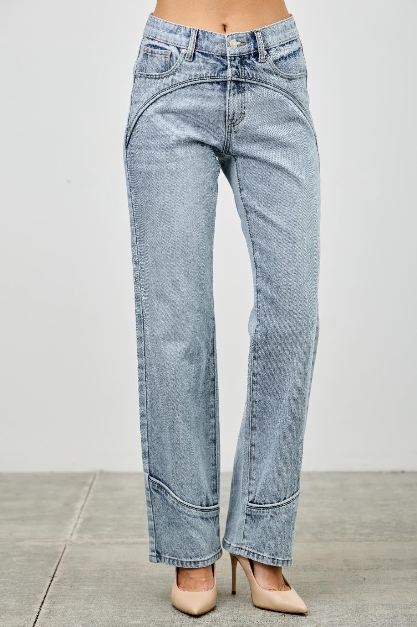 Mid Rise Straight Blue Jeans With Piping Detail