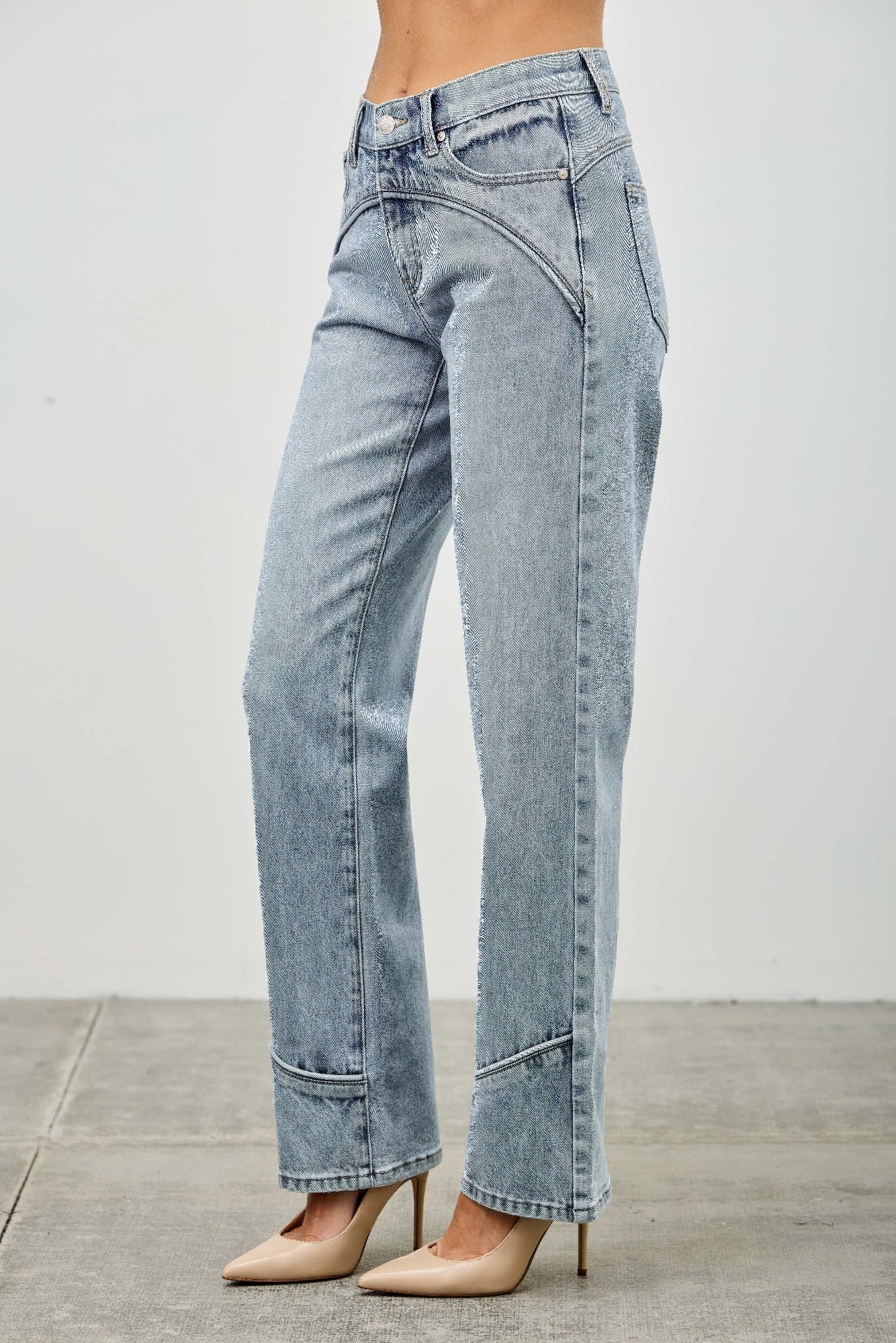 Mid Rise Straight Blue Jeans With Piping Detail