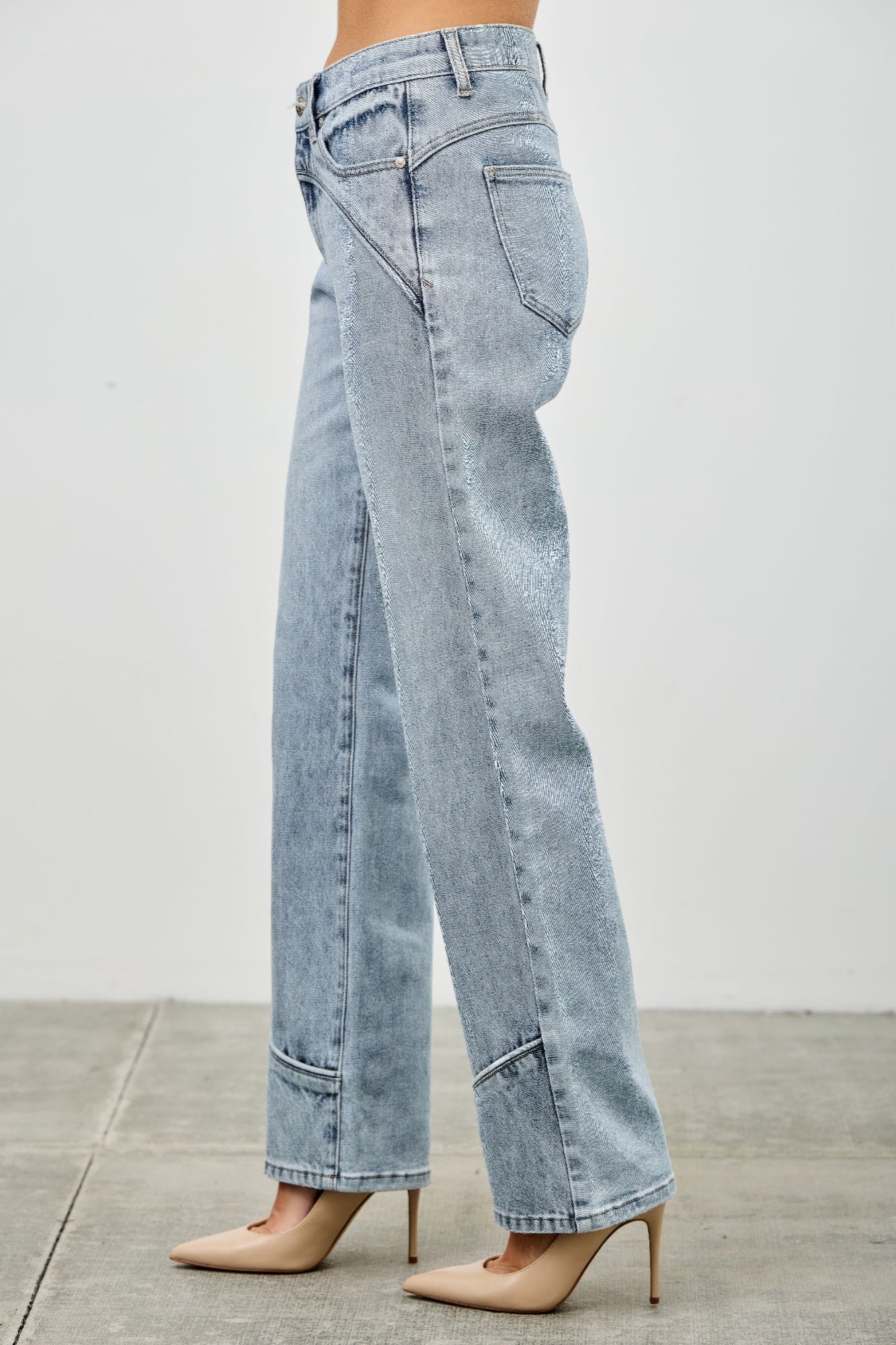 Mid Rise Straight Blue Jeans With Piping Detail