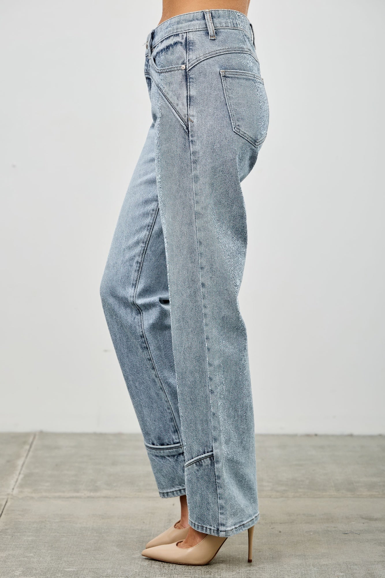 Mid Rise Straight Blue Jeans With Piping Detail