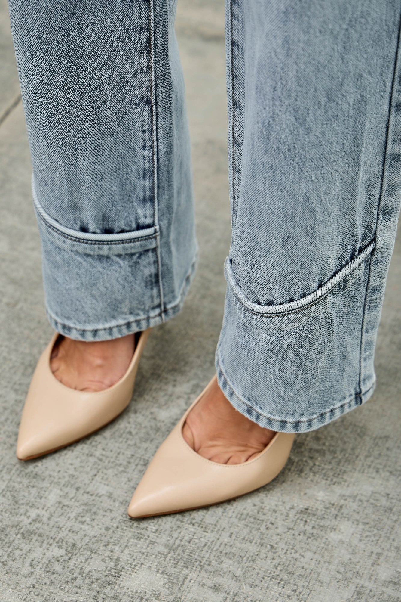 Mid Rise Straight Blue Jeans With Piping Detail