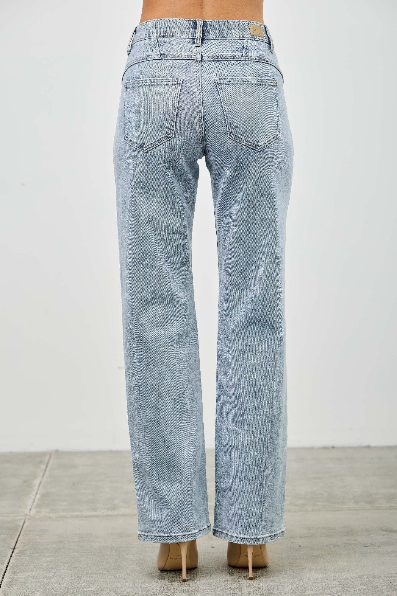 Mid Rise Straight Blue Jeans With Piping Detail