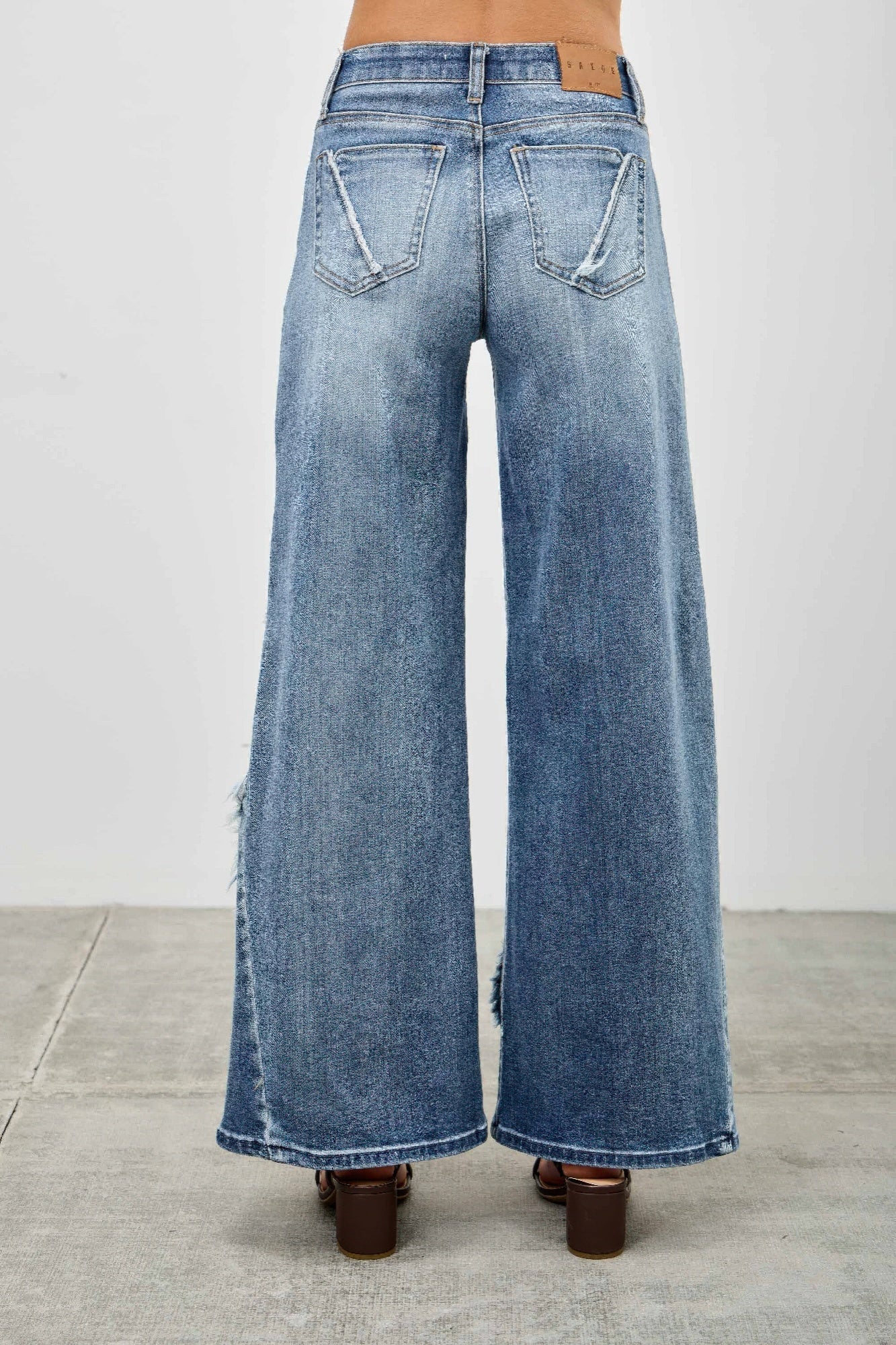 Mid Rise Wide Frayed Seam