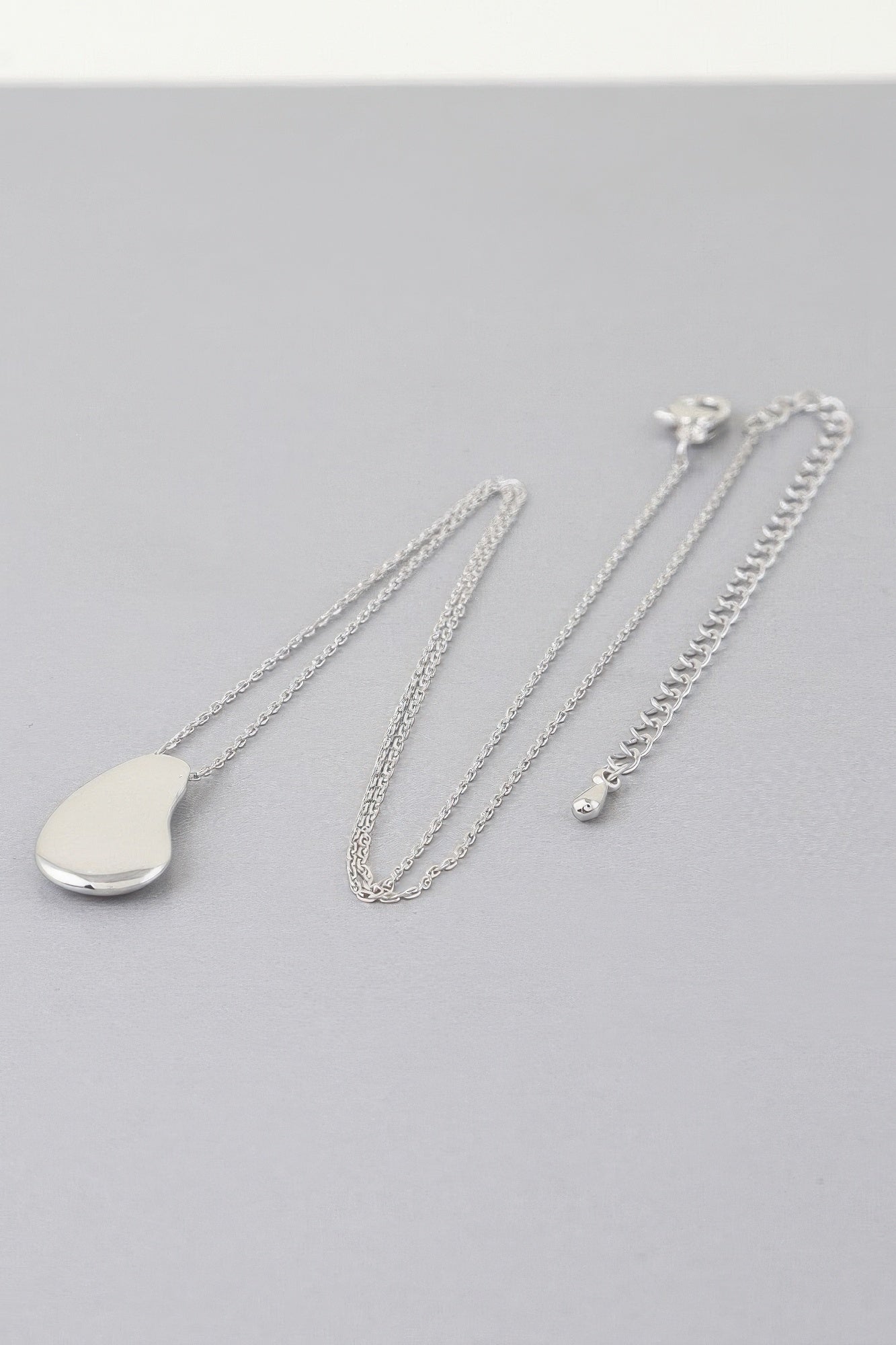 Modern Teardrop Chain Necklace