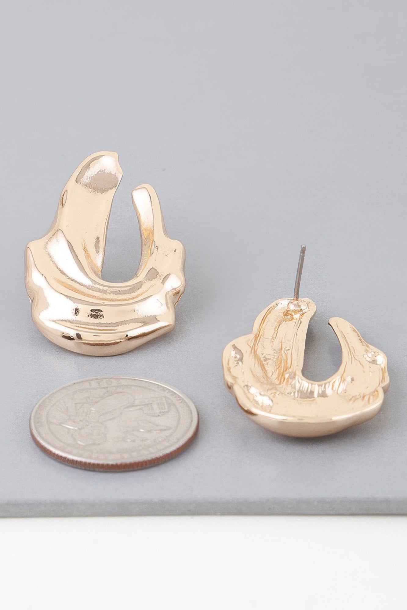 Shiny Ripple Drop Earrings