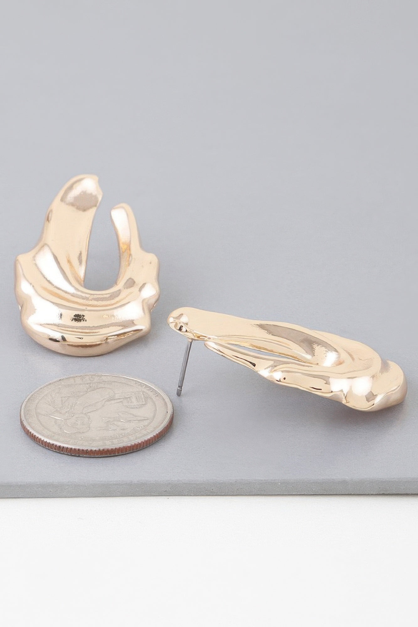 Shiny Ripple Drop Earrings