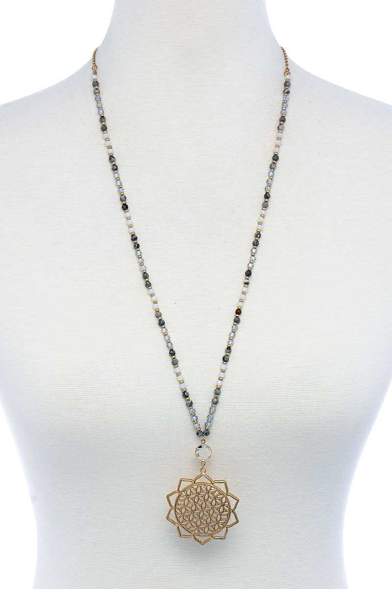 Stylish Sunflower Pendant Beaded Necklace