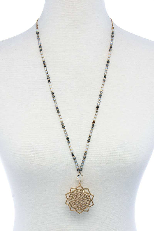 Stylish Sunflower Pendant Beaded Necklace
