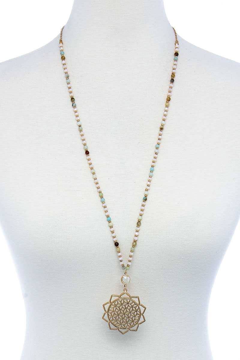 Stylish Sunflower Pendant Beaded Necklace