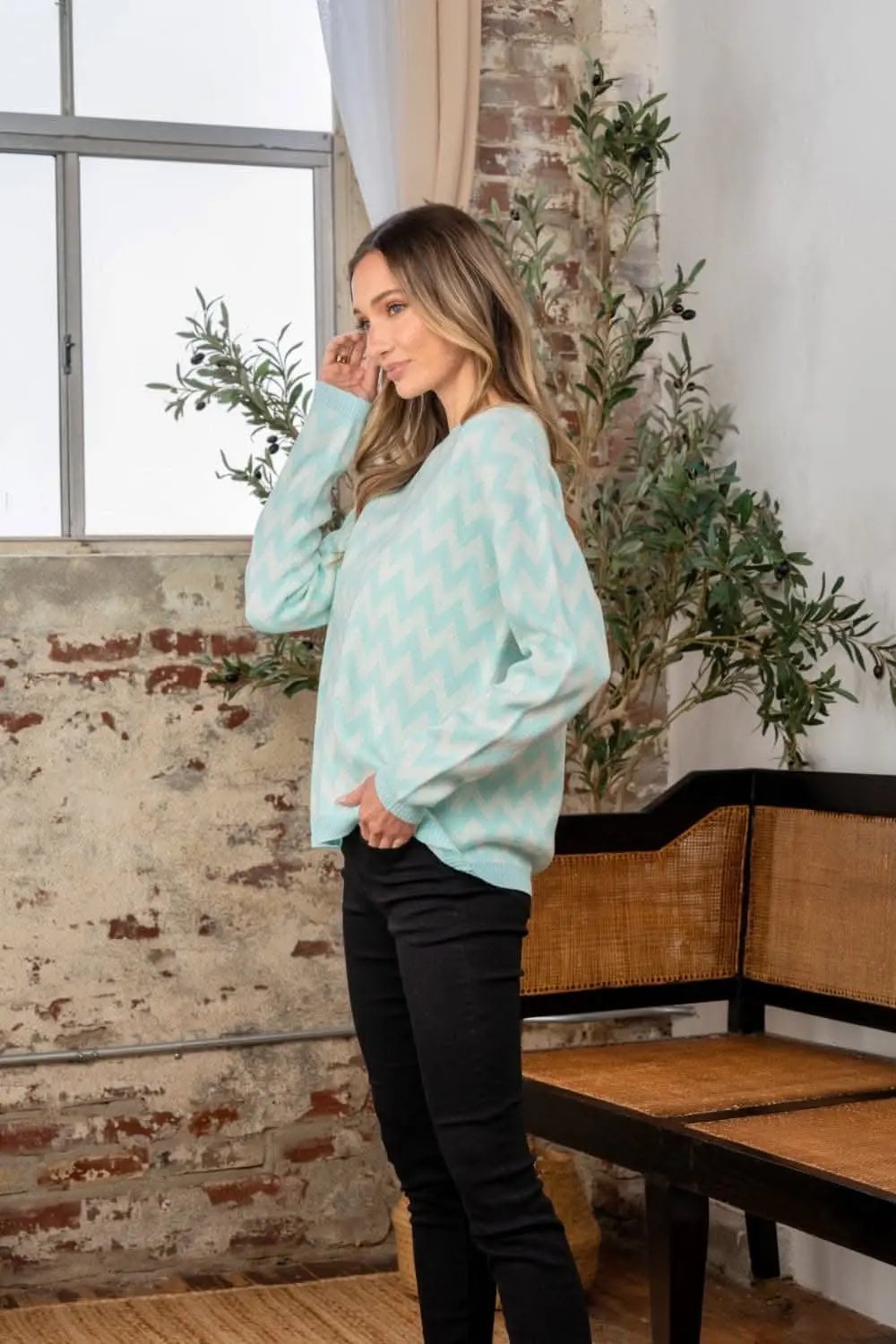 Trendsi Wave Stripe Knit Sweater — Cozy Crewneck Pullover